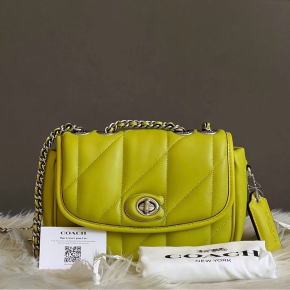 CA086 - Coach Pillow Madison Shoulder Bag 18 with Quilting - Picture 13 of 15